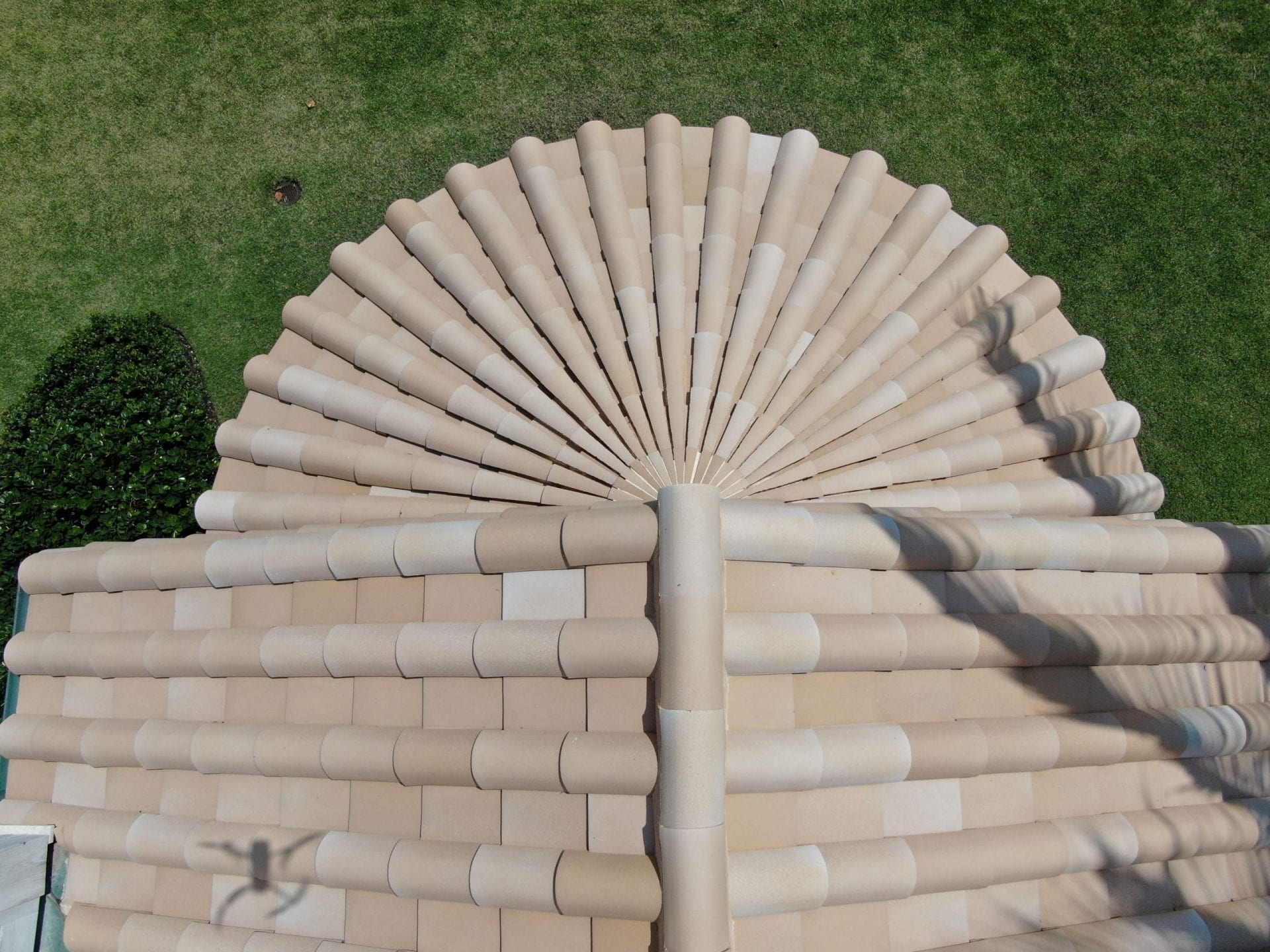 Desert Sand with Matte White Overspray Italia Barrel Roof Tile Ludowici Roof Tile